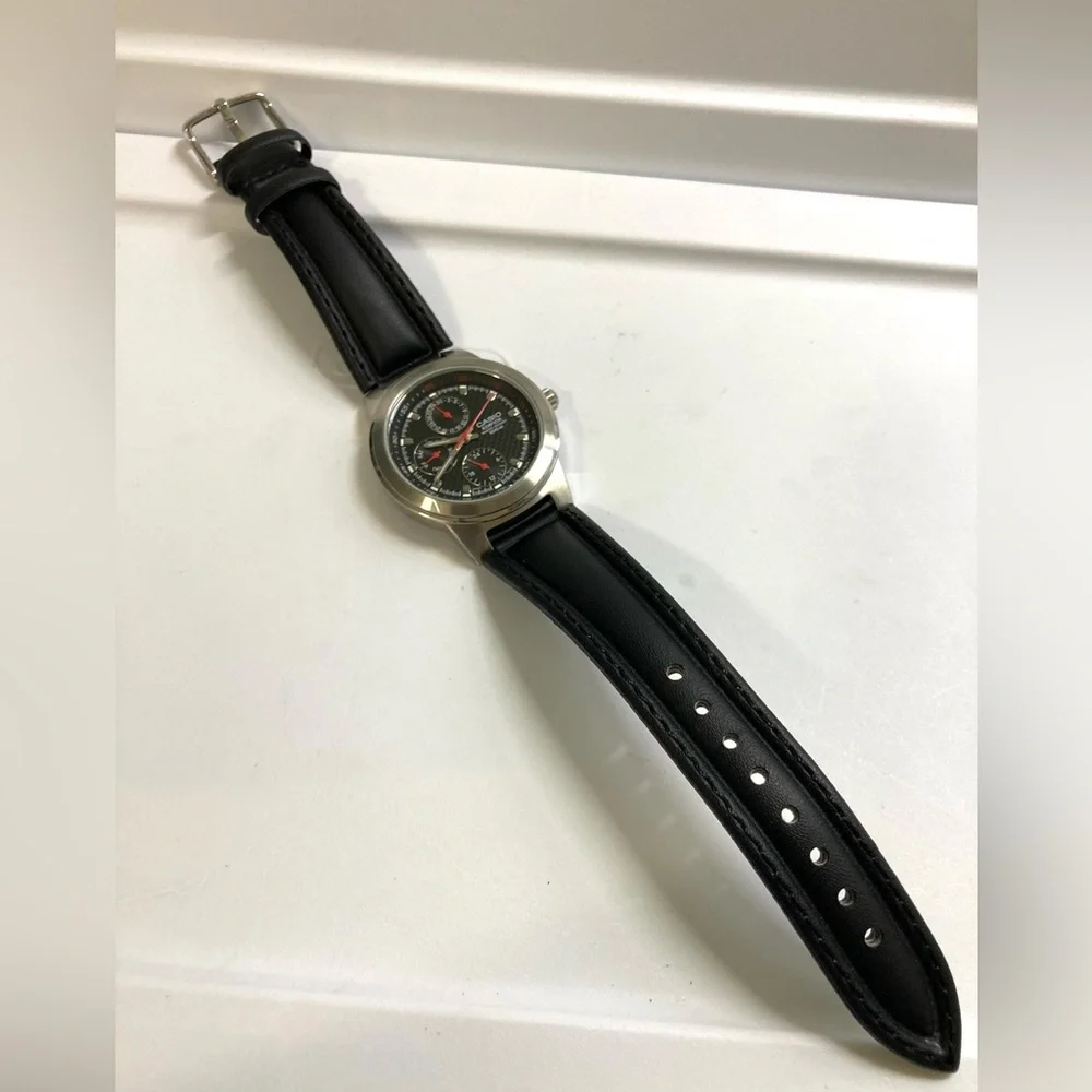 Casio edifice watch, black & silver dial, red accents, working battery, EF308 - Picture 3 of 13